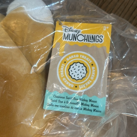 Mickey Mouse Cinnamon Bun Disney Munchlings Scented Plush 14 1/2'' (NWT) - Picture 4 of 5